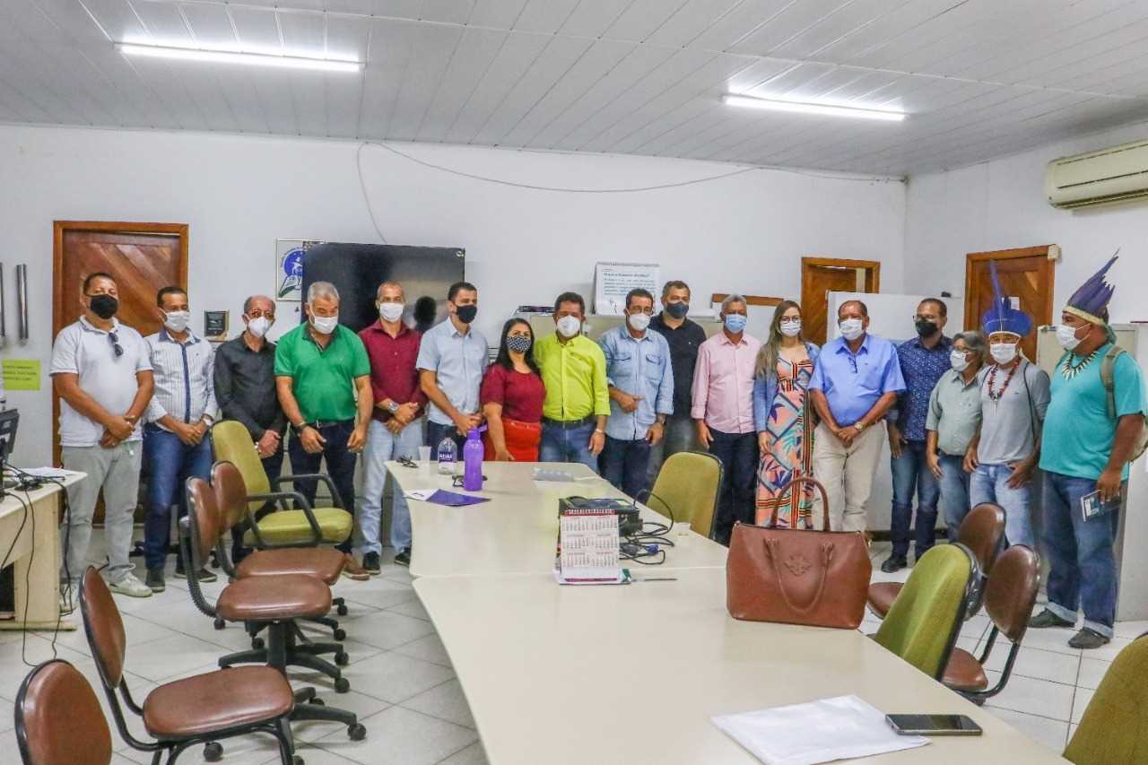 Camacã: Prefeito Paulo do Gás e o vice Rai de Panelinha se reúnem com prefeitos do CIMA